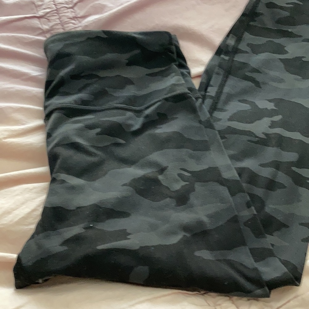 Elation camo M tight EUC - Picture 2 of 5